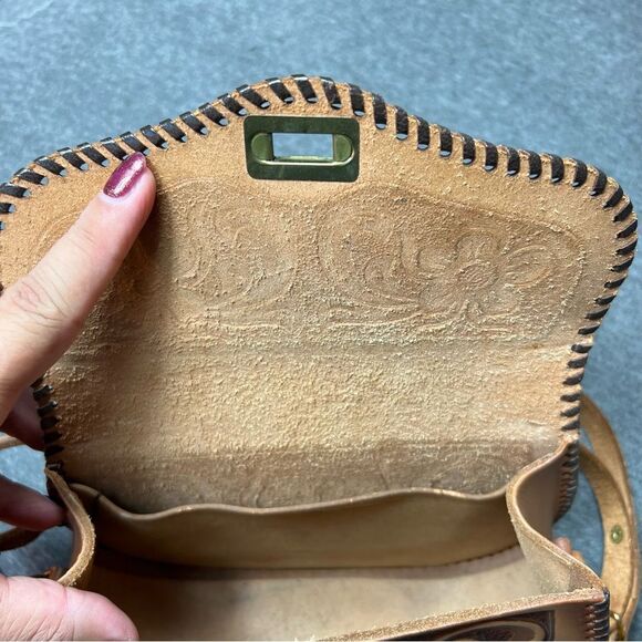 Vintage Mexican Hand Tooled Leather Handbag - Picture 12 of 12